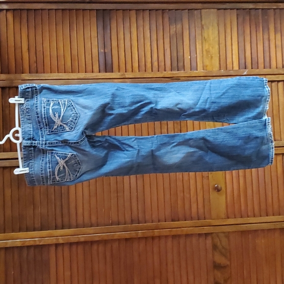 Silver Jeans - Picture 2 of 4